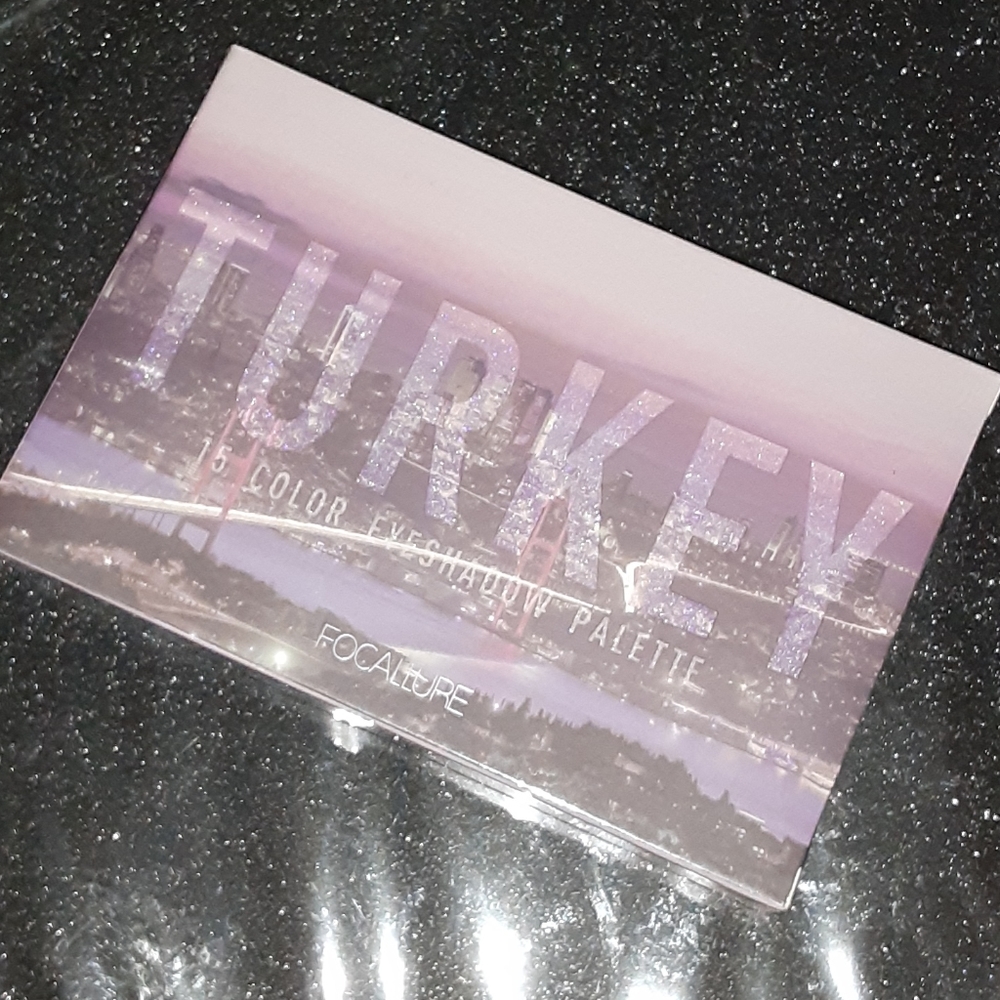 Turkey:::Focallure eyeshadow palette